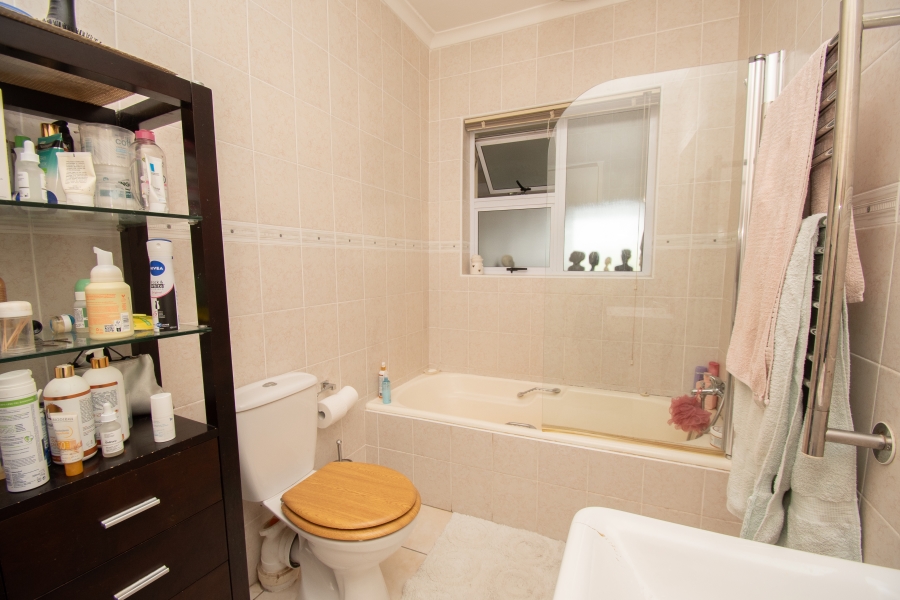 3 Bedroom Property for Sale in Heldervue Western Cape
